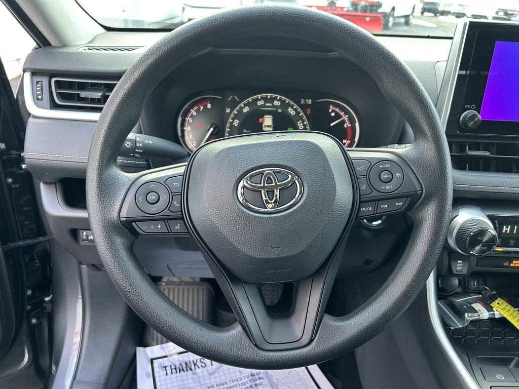 Used 2025 Toyota RAV4 XLE image 13