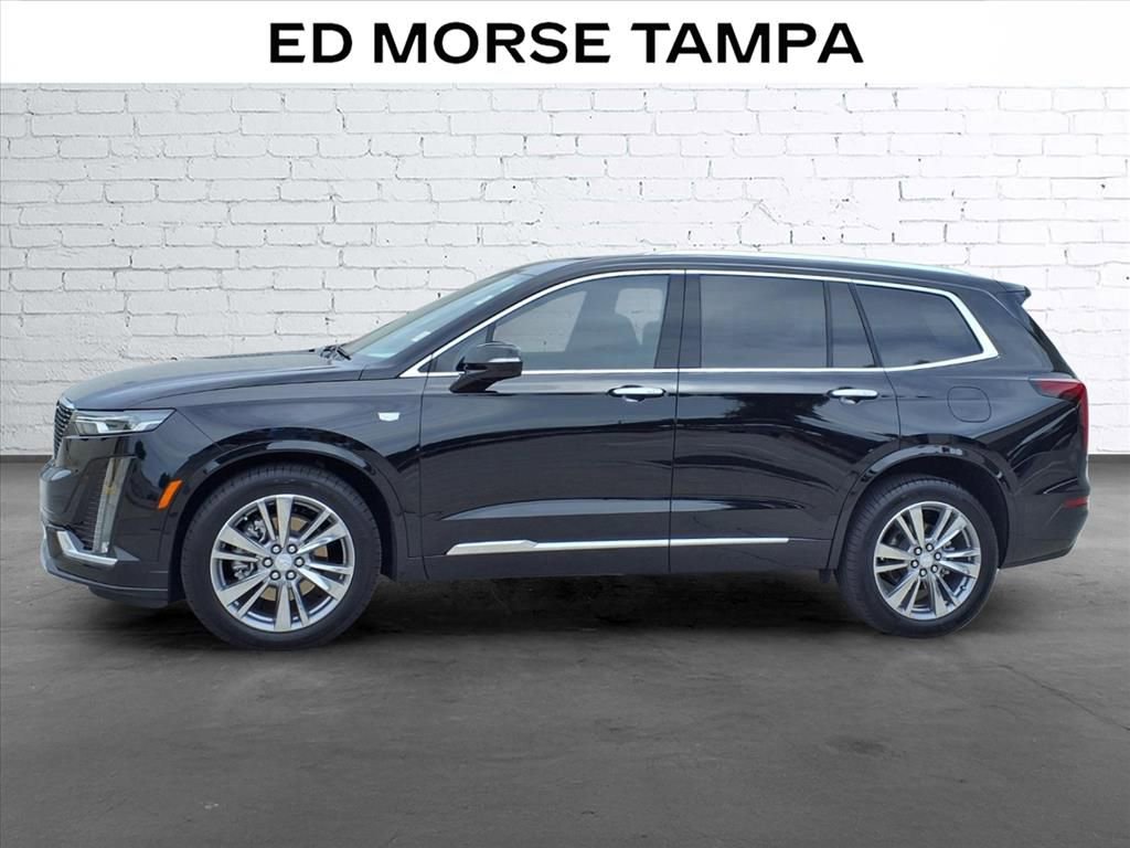 Used 2025 Cadillac XT6 Premium Luxury FWD image 2
