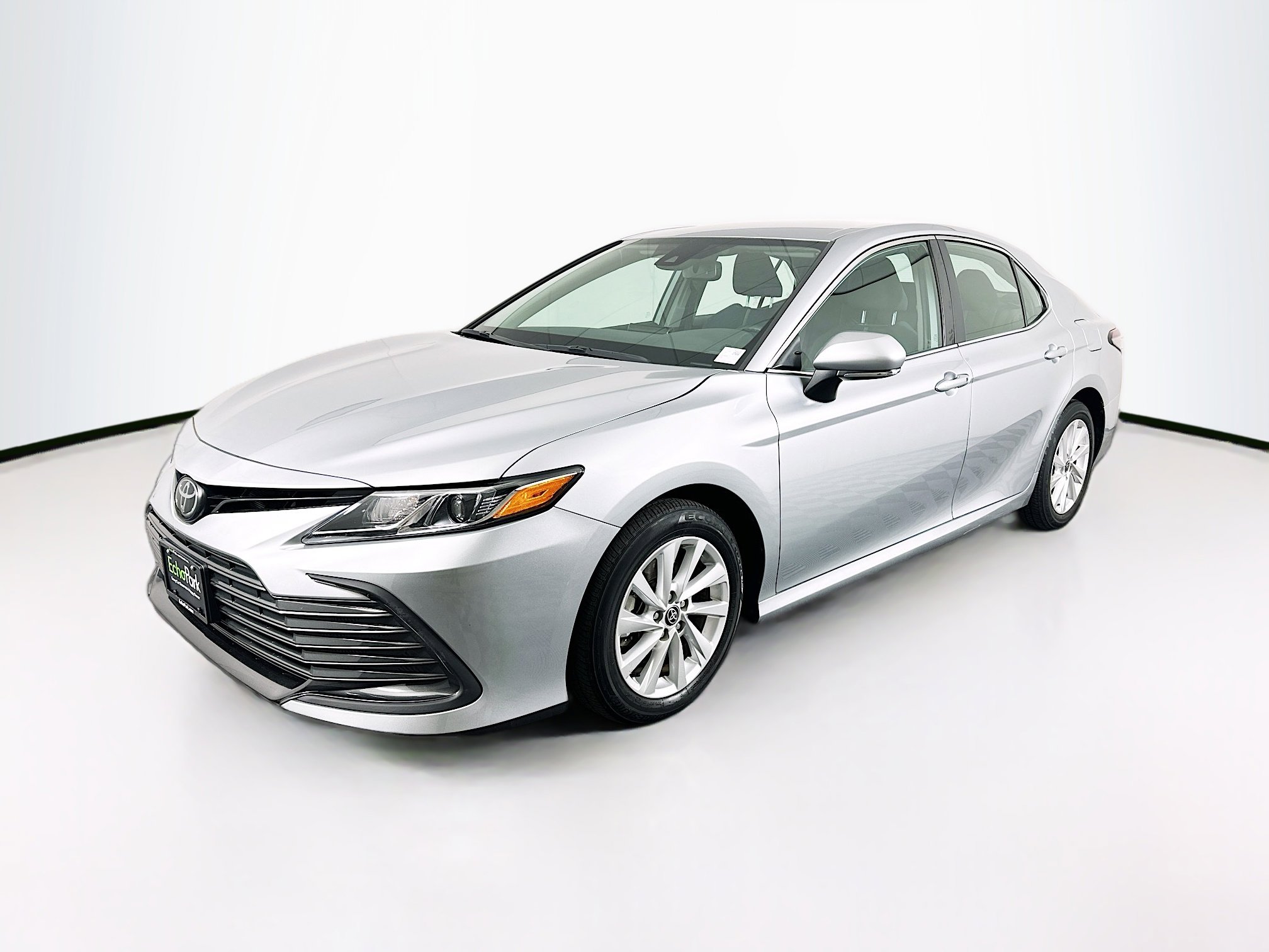 Used 2023 Toyota Camry LE w/ Convenience Package FWD image 3