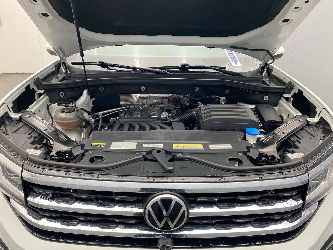 Used 2021 Volkswagen Atlas Cross Sport SEL Premium R-Line AWD/4WD image 11