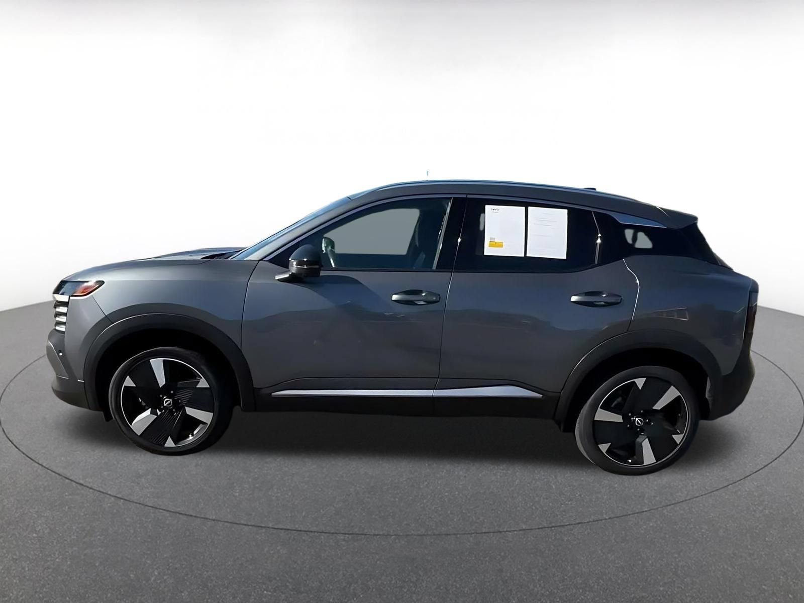 Used 2026 Nissan Kicks SR AWD/4WD image 8