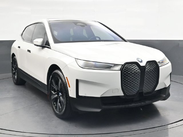 Certified 2024 BMW iX xDrive50 w/ Premium Package AWD/4WD image 2