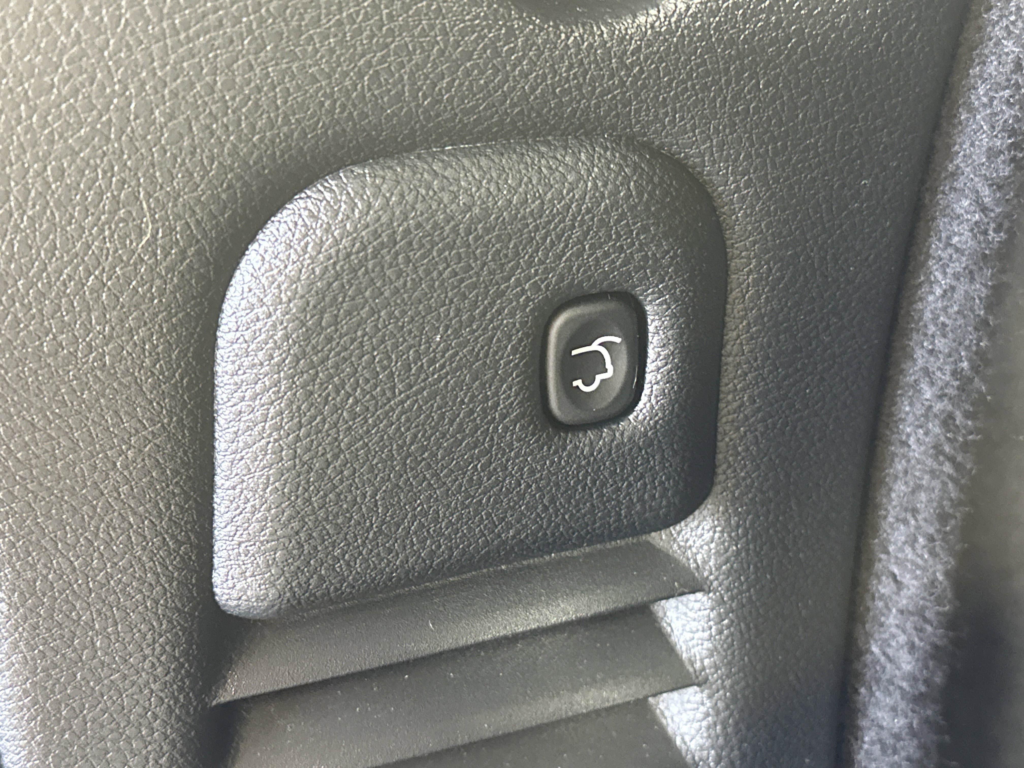 Used 2022 Dodge Durango GT image 14