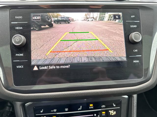 Certified 2023 Volkswagen Tiguan SE R-Line AWD/4WD image 27