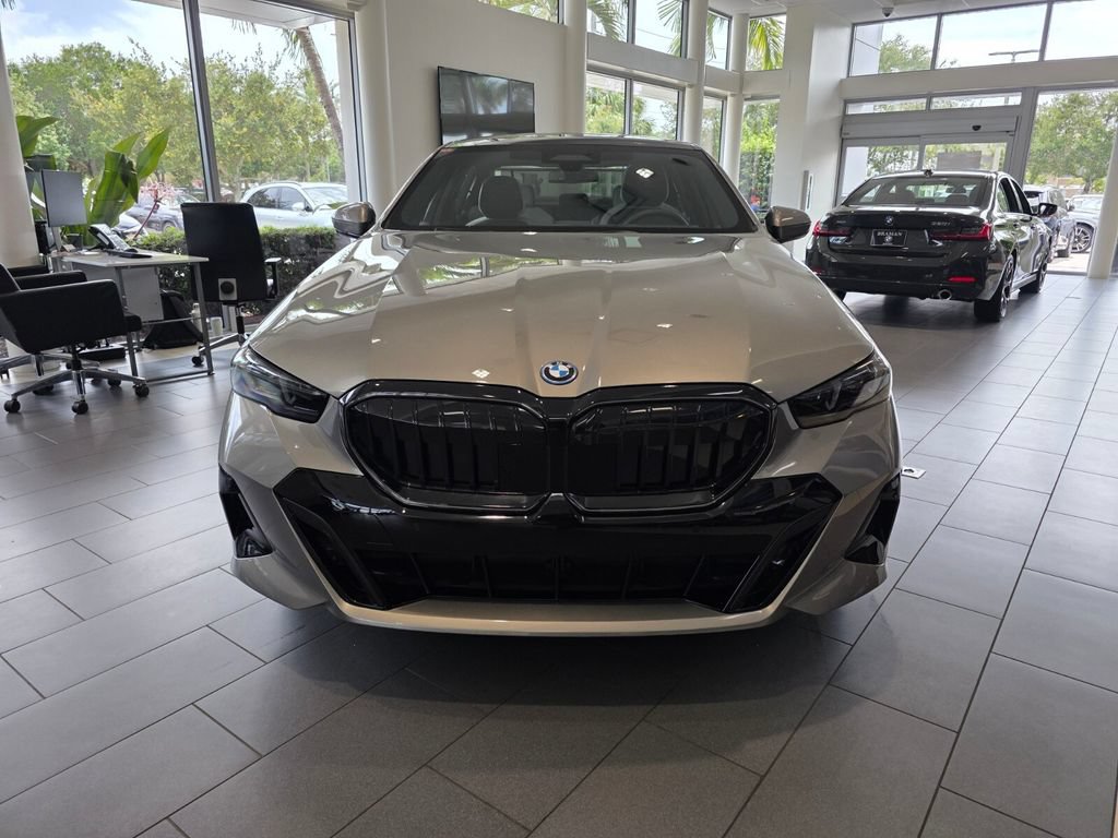 New 2027 BMW 550e xDrive w/ Executive Package AWD/4WD image 2