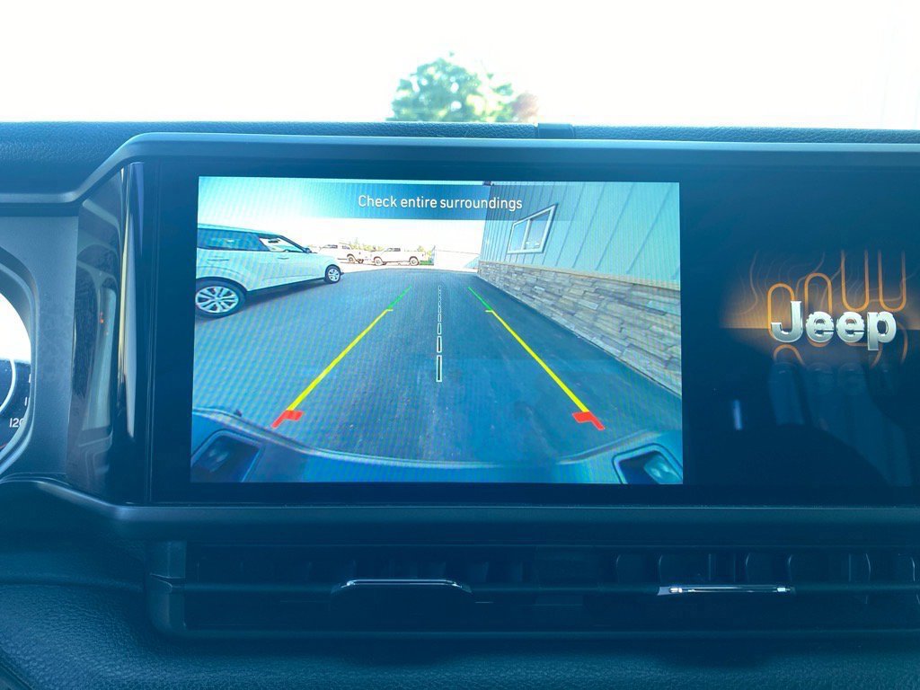 Used 2024 Jeep Gladiator Sport image 15