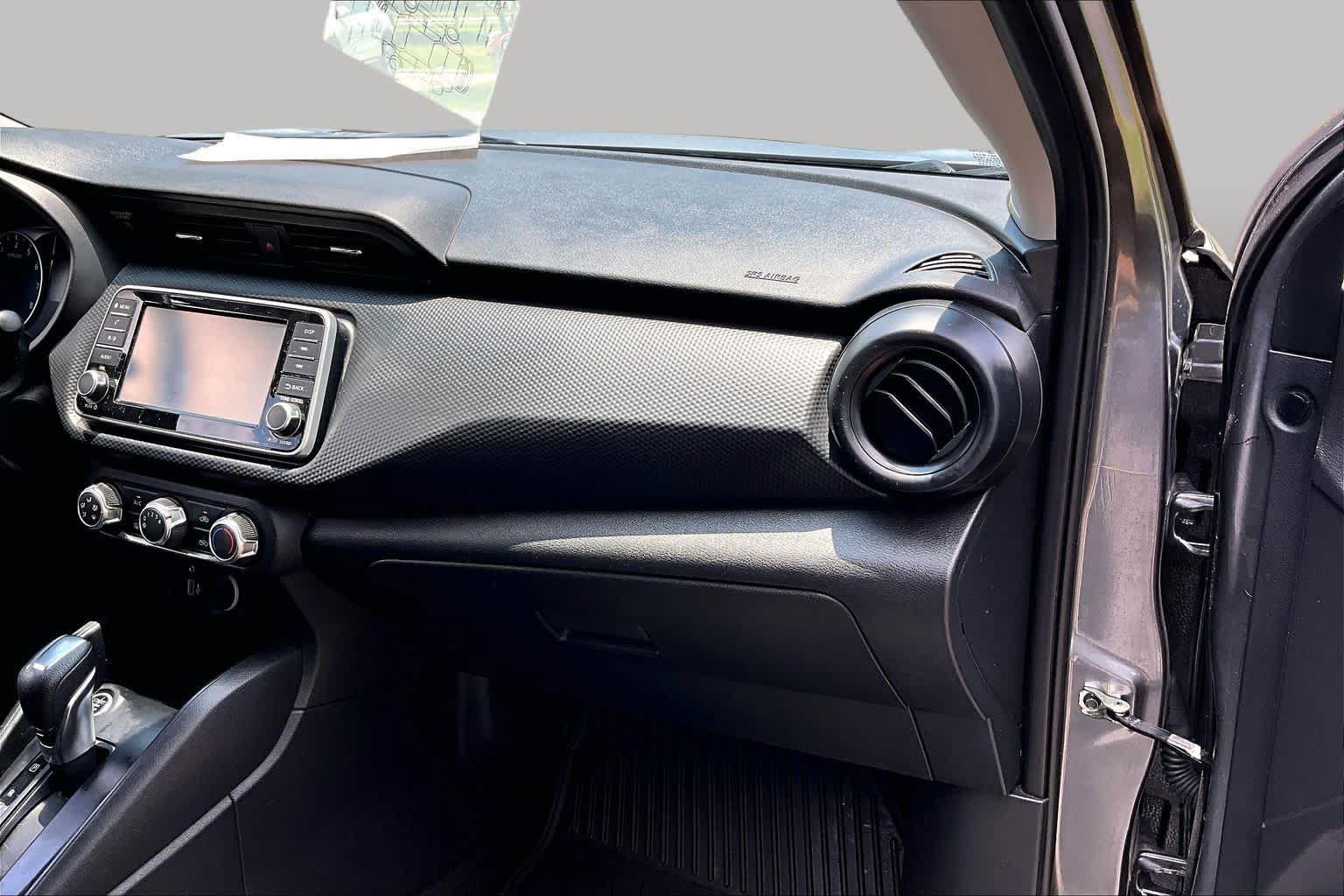 Used 2023 Nissan Kicks S FWD image 18