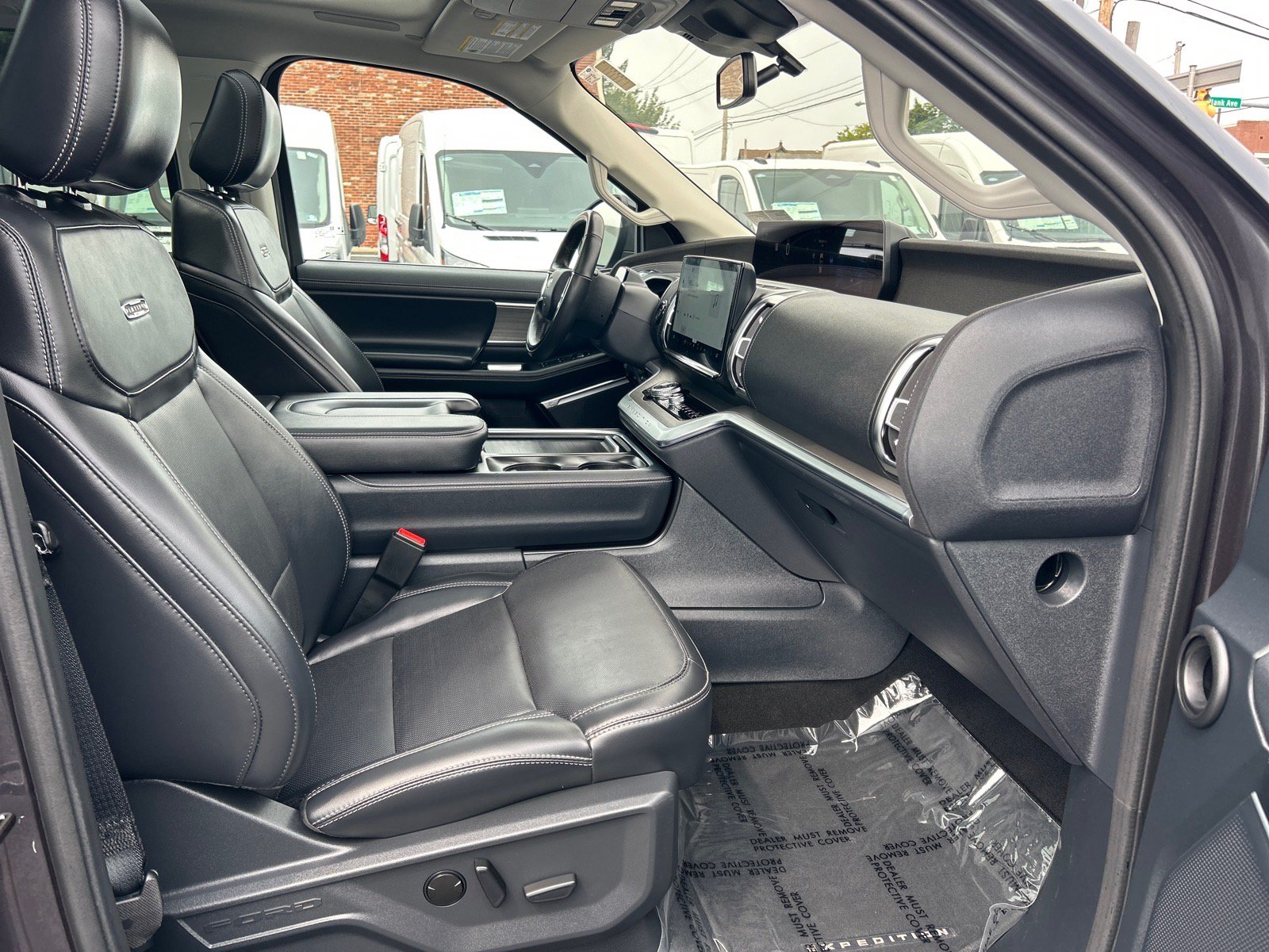 Certified 2025 Ford Expedition Max Platinum w/ Driver's Package AWD/4WD image 24