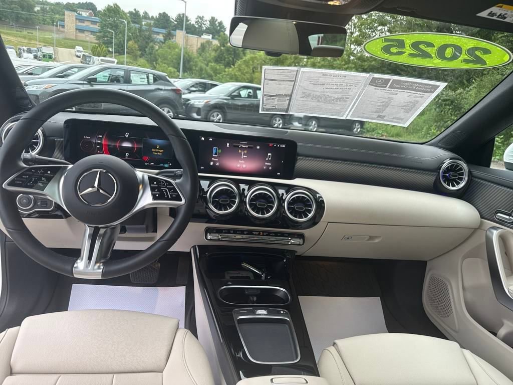 Used 2025 Mercedes-Benz CLA 250 4MATIC image 13