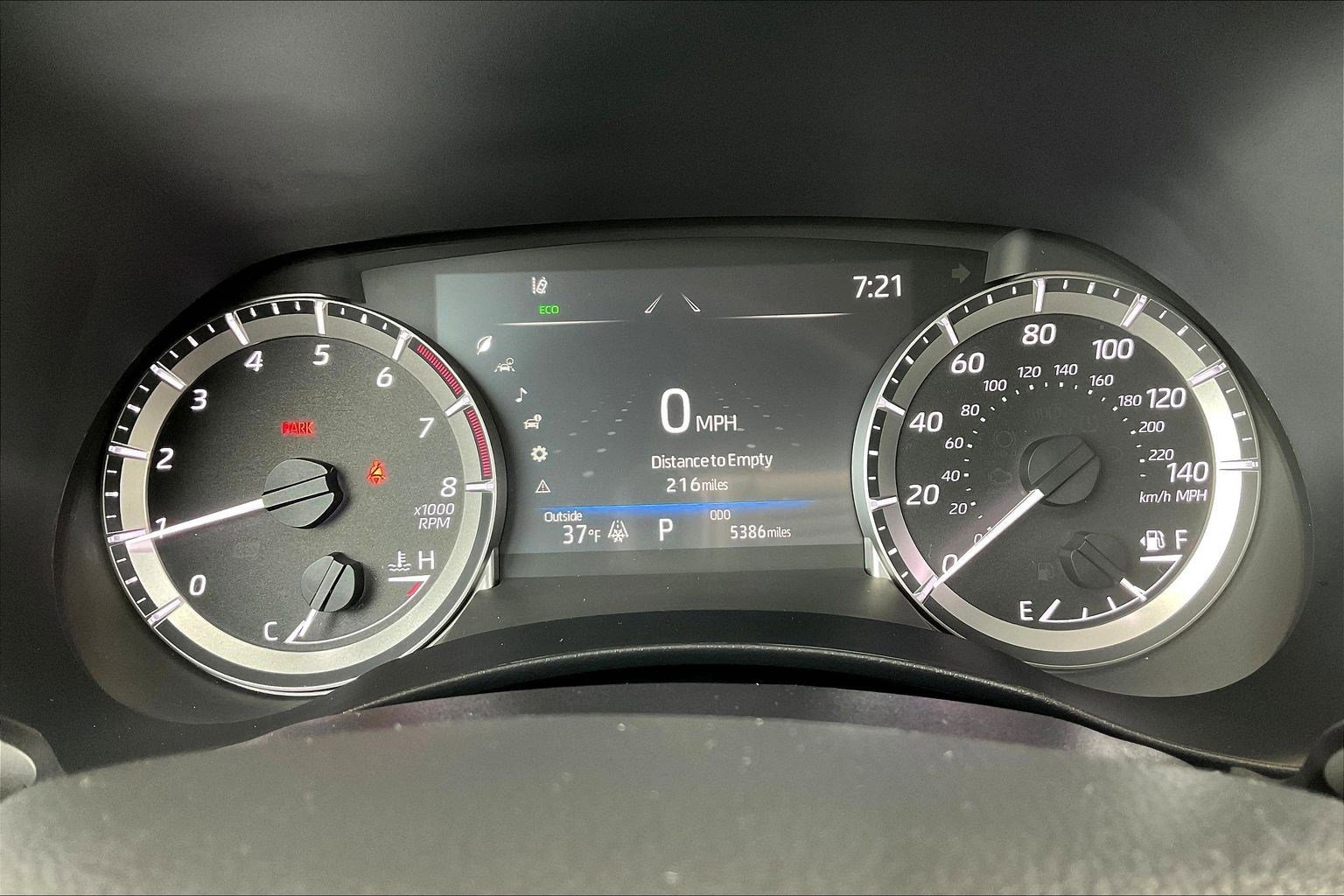 Used 2025 Toyota Highlander XLE image 14