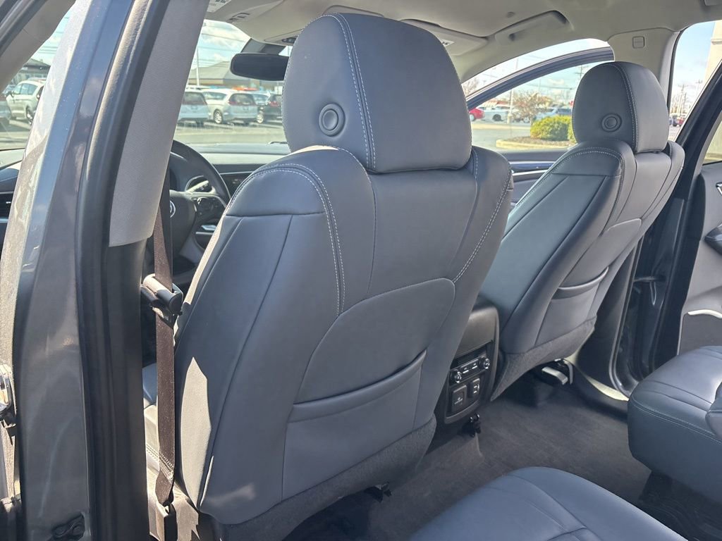 Used 2019 Buick Enclave Essence image 45