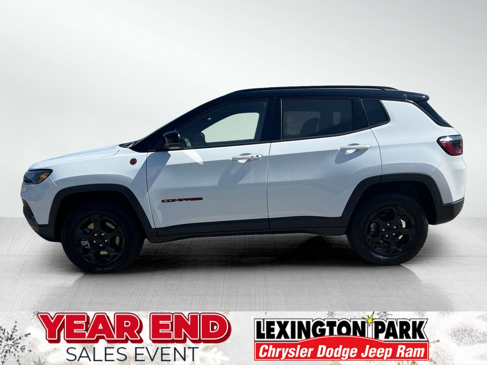 Used 2024 Jeep Compass Trailhawk image 3