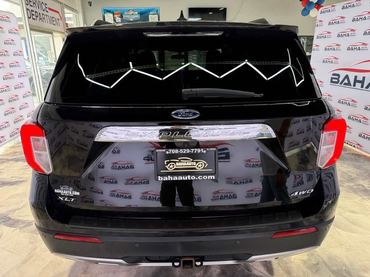 Used 2023 Ford Explorer XLT w/ Equipment Group 202A AWD/4WD image 7