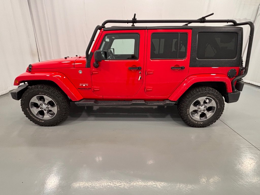 Used 2016 Jeep Wrangler Unlimited Sahara w/ Connectivity Group image 8