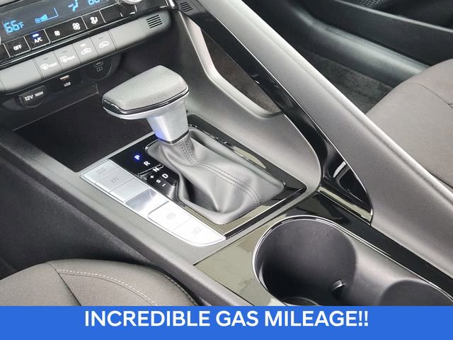 Certified 2025 Hyundai Elantra Blue image 16