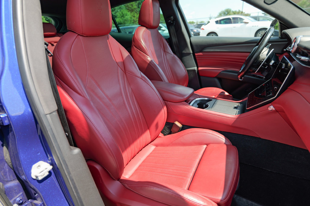 Used 2023 Maserati Grecale Modena AWD/4WD image 36