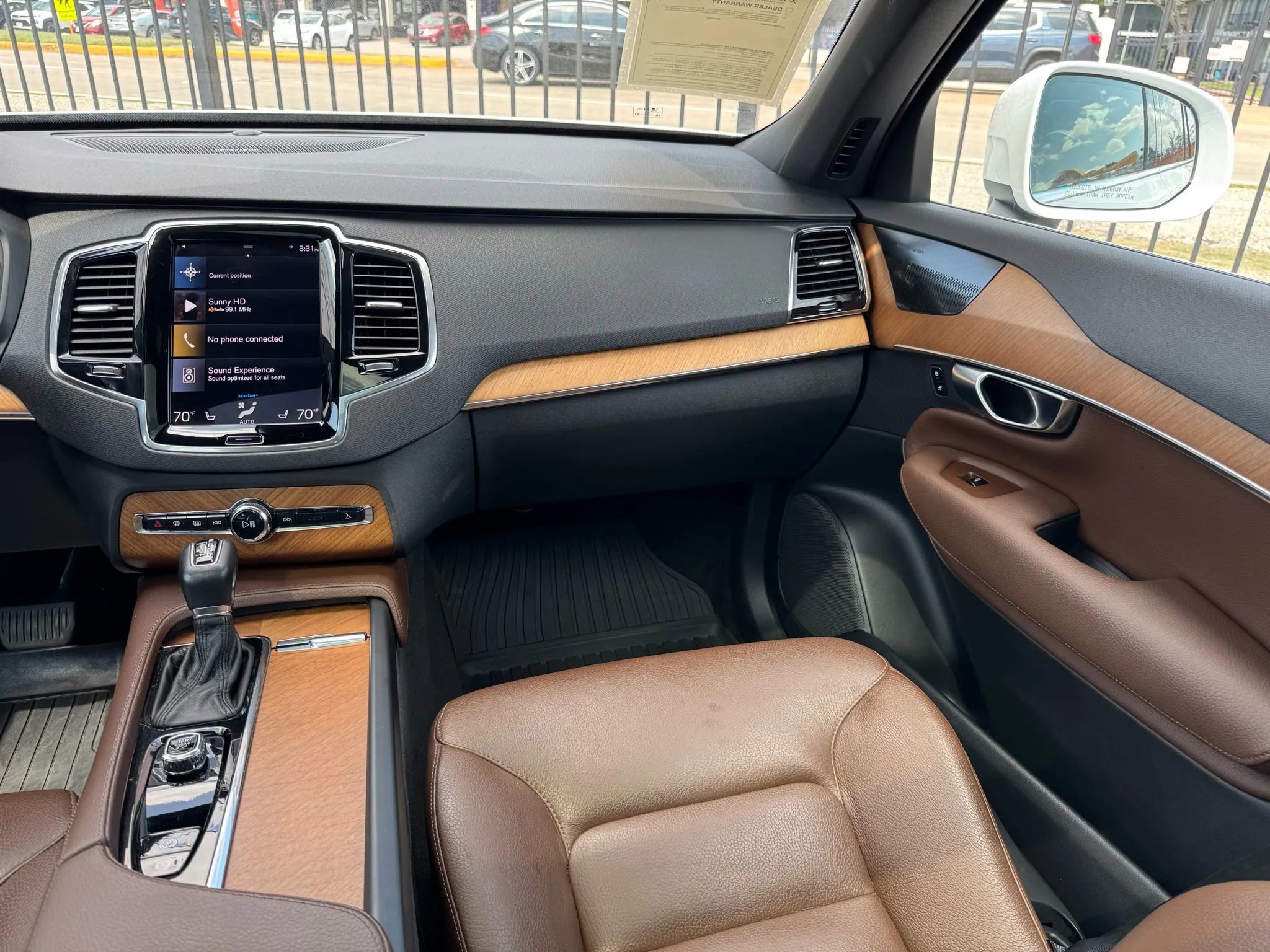 Used 2022 Volvo XC90 T6 Momentum w/ Advanced Package image 38