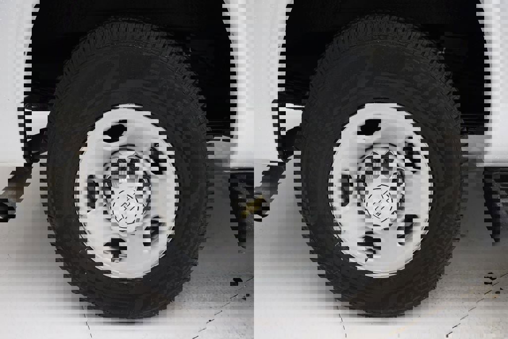 Used 2023 Chevrolet Express 3500 LS image 9