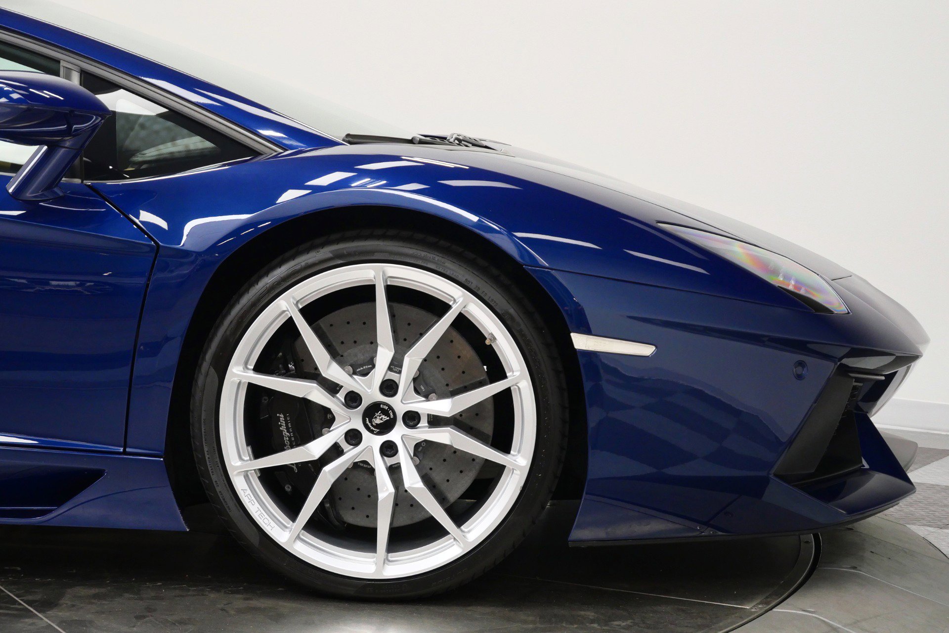 Used 2014 Lamborghini Aventador LP 700-4 image 52