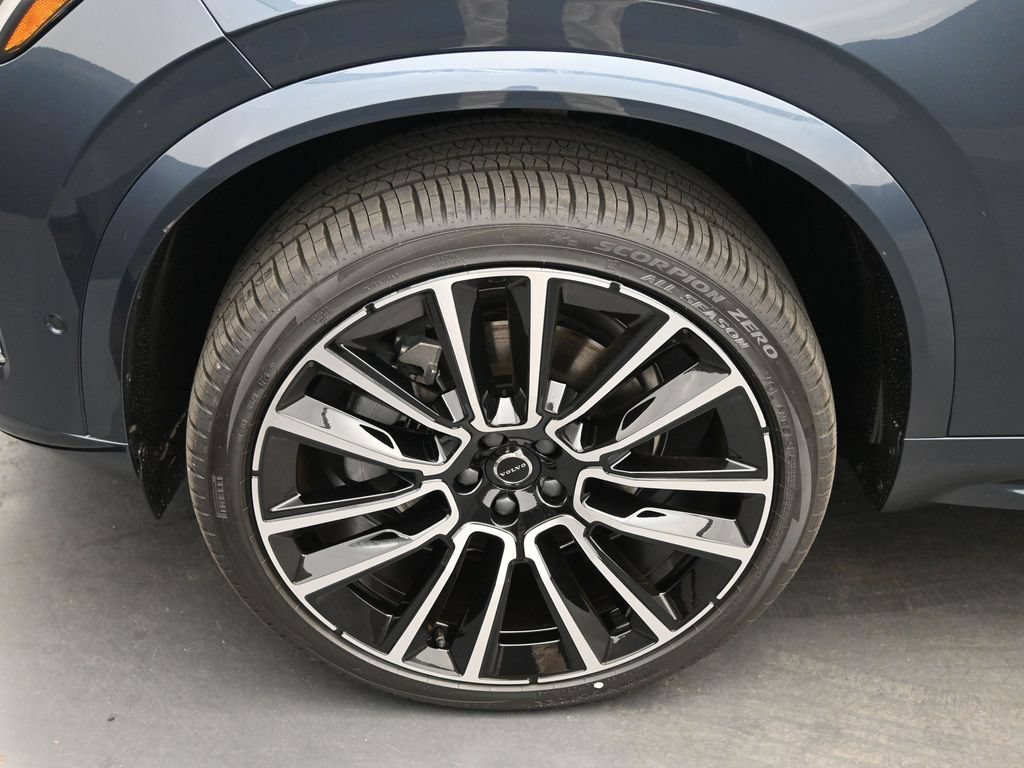 New 2026 Volvo XC90 B6 Plus w/ Protection Package Premier AWD/4WD image 4