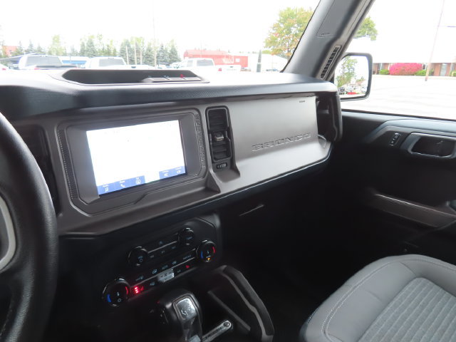 Used 2022 Ford Bronco Outer Banks AWD/4WD image 34