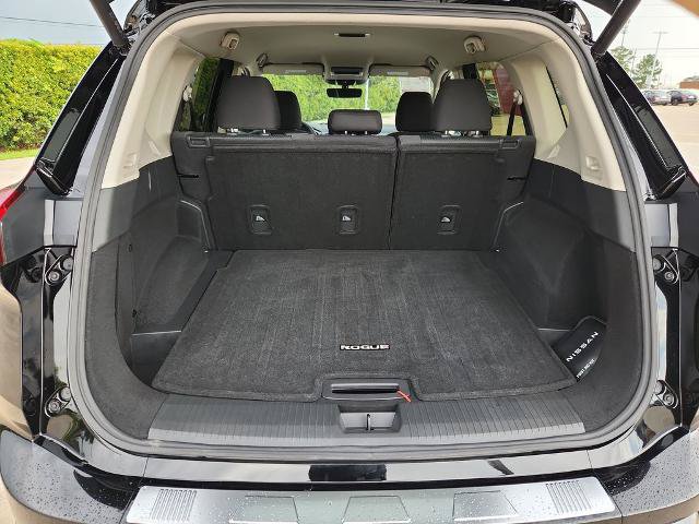 Certified 2025 Nissan Rogue SV FWD image 14