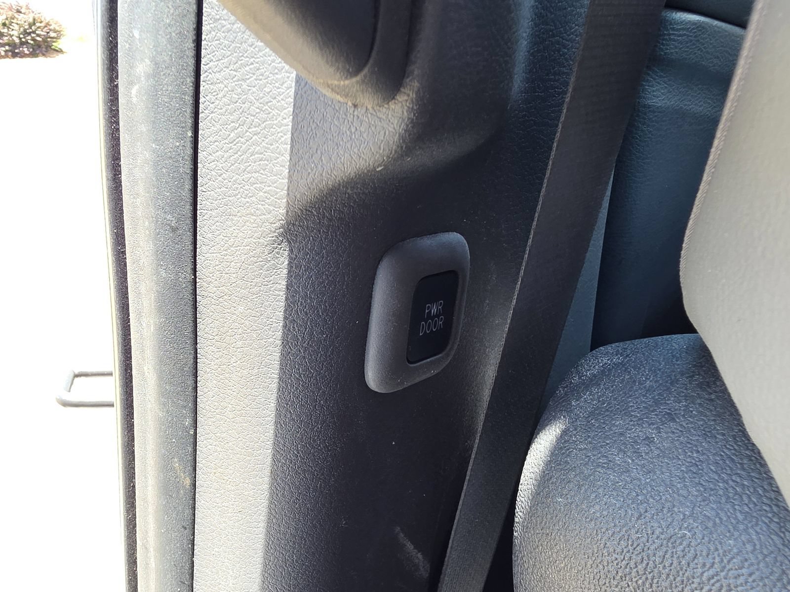 Used 2021 Toyota Sienna XLE FWD image 29