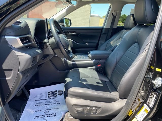 Certified 2025 Toyota Highlander XLE AWD/4WD image 16