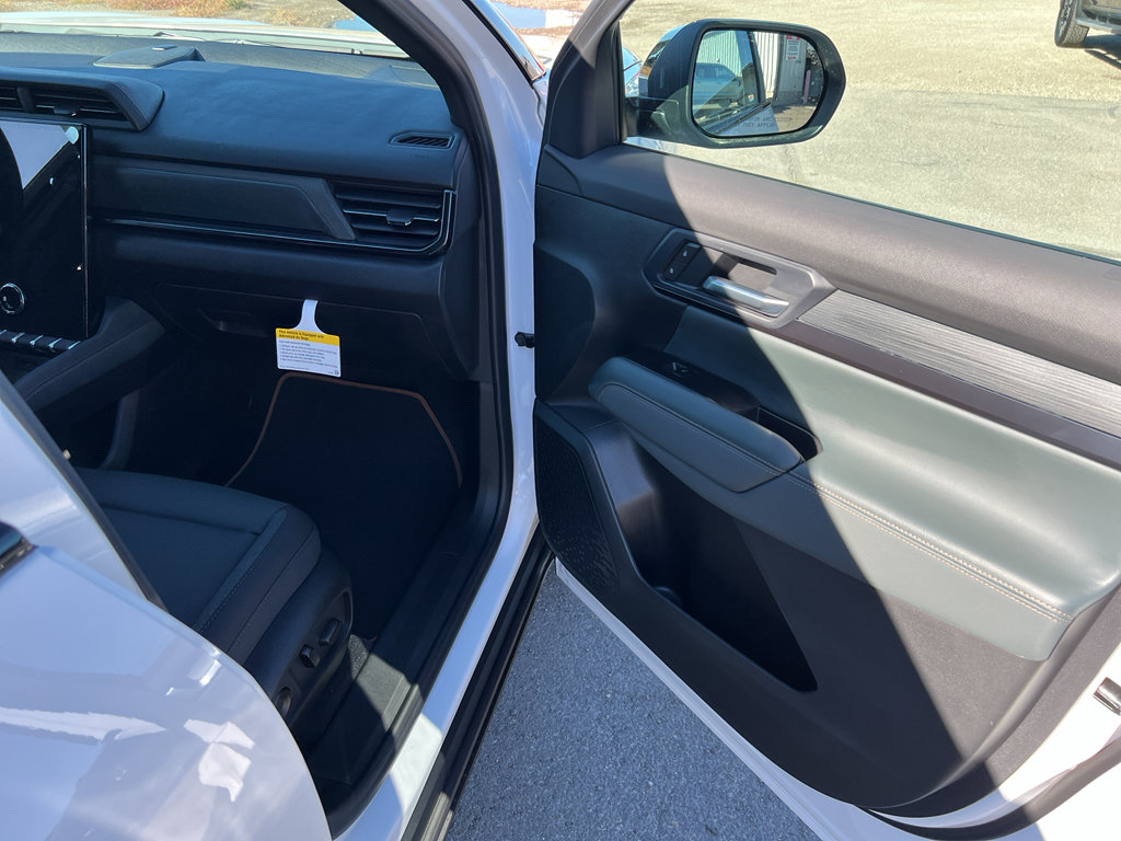 New 2026 GMC Terrain AT4 w/ Convenience Package III image 25