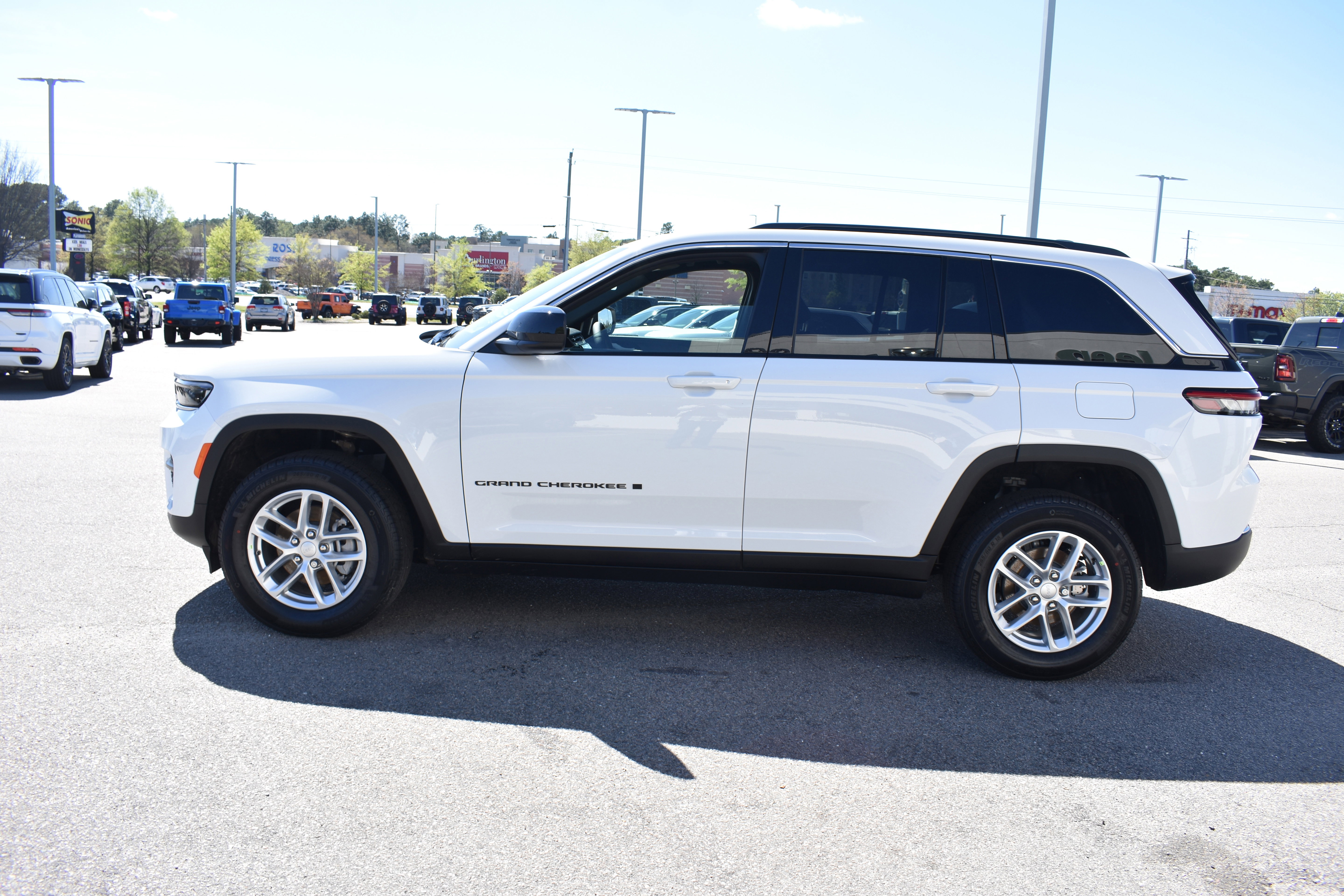 New 2026 Jeep Grand Cherokee Laredo X image 6