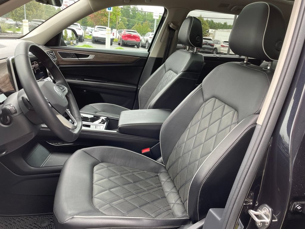 Used 2024 Volkswagen Atlas SEL Premium R-Line AWD/4WD image 11
