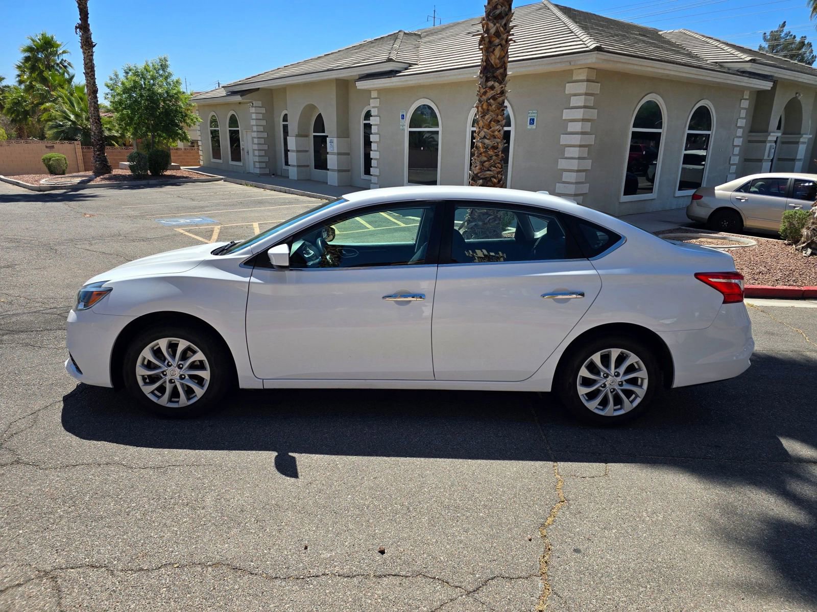 Used 2019 Nissan Sentra SV FWD image 4