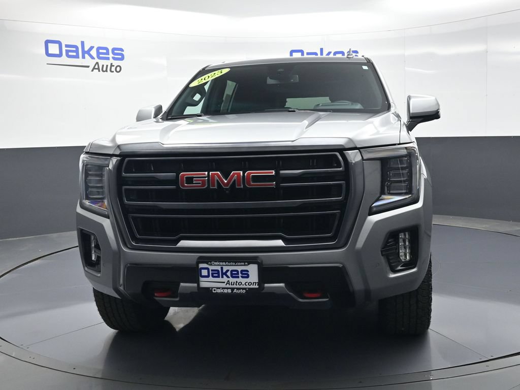 Used 2023 GMC Yukon XL AT4 w/ Technology Package AWD/4WD image 3
