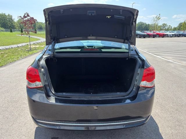 Used 2016 Chevrolet Cruze LT w/ RS Package FWD image 11