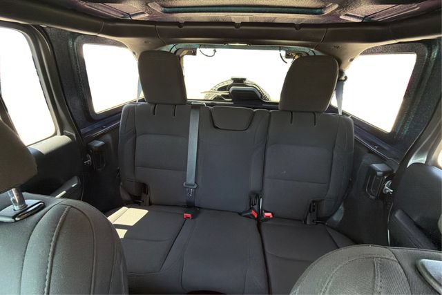 Used 2019 Jeep Wrangler Unlimited Sahara AWD/4WD image 10