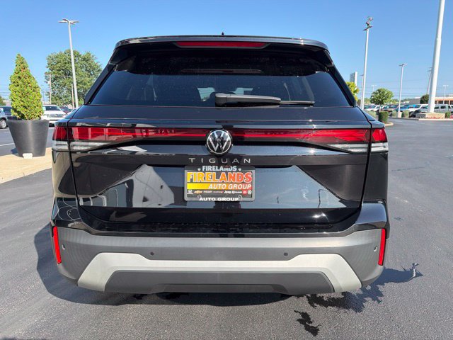 Used 2025 Volkswagen Tiguan S FWD image 6