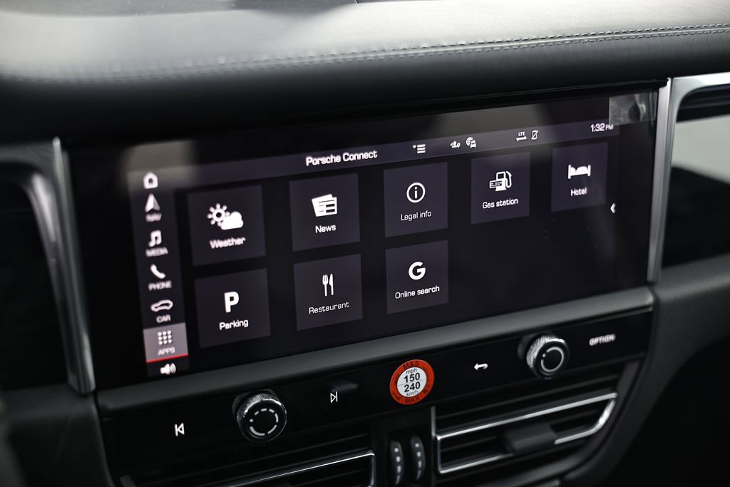 New 2026 Porsche Macan Turbo image 38