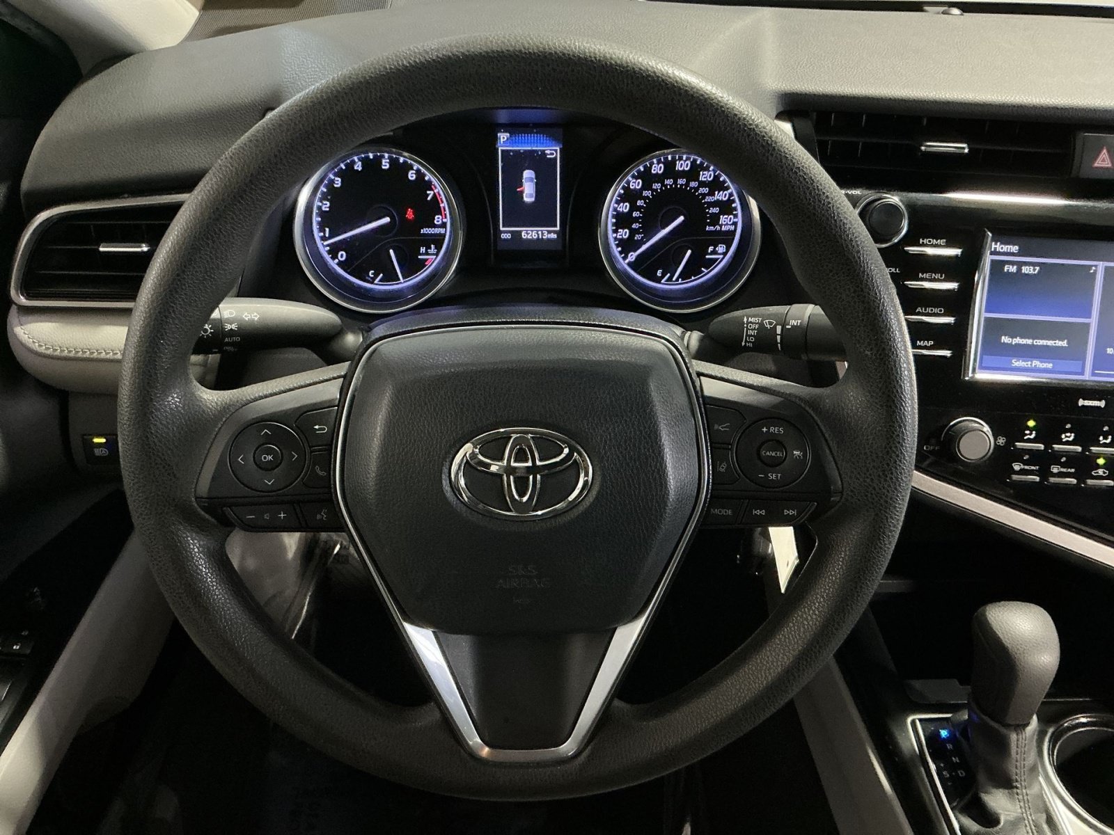 Used 2020 Toyota Camry LE FWD image 17