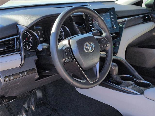 Used 2022 Toyota Camry SE w/ Carpet Mat Package (TMS) image 10