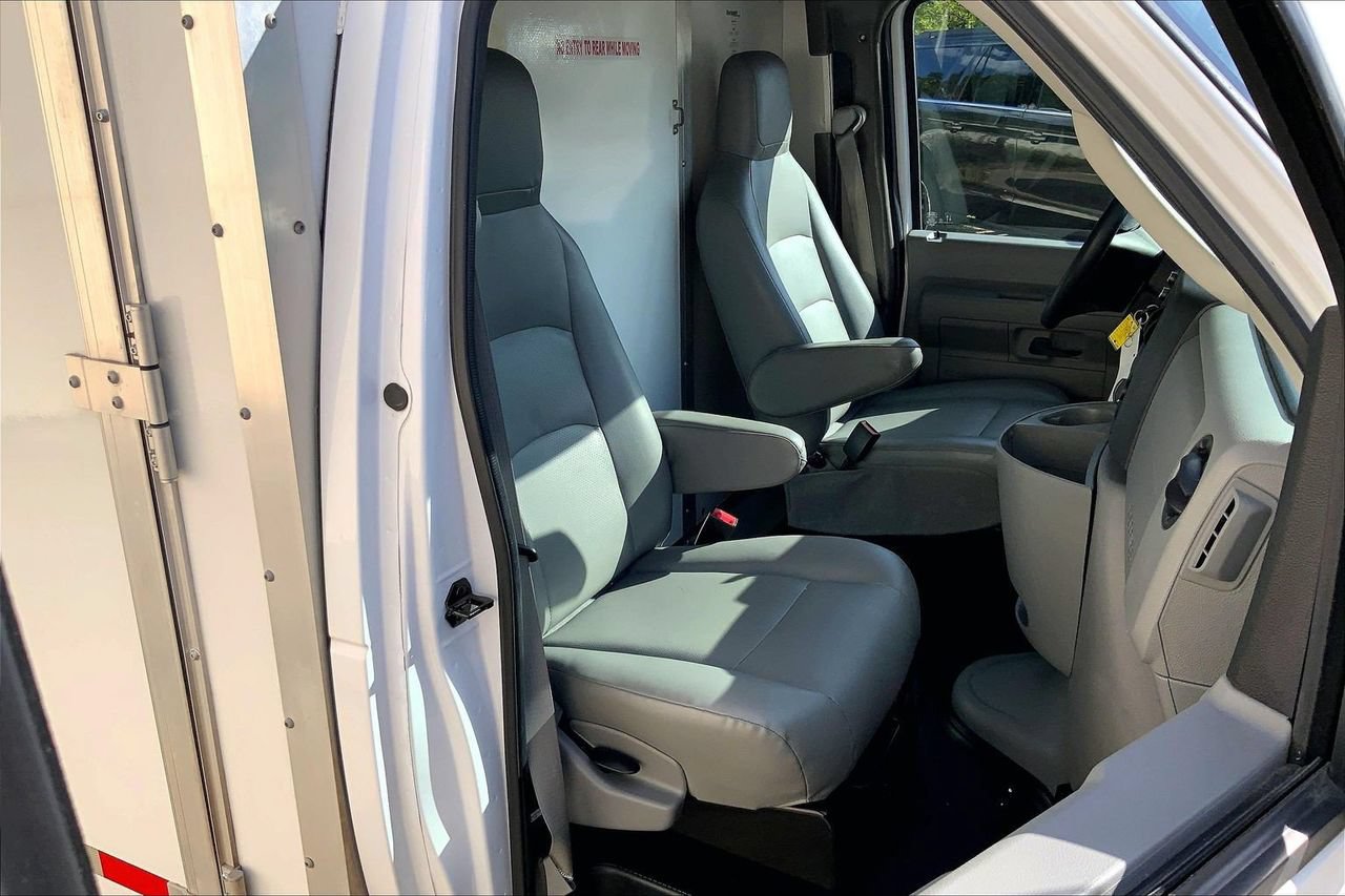 Used 2022 Ford E-350 and Econoline 350 Super Duty RWD image 16