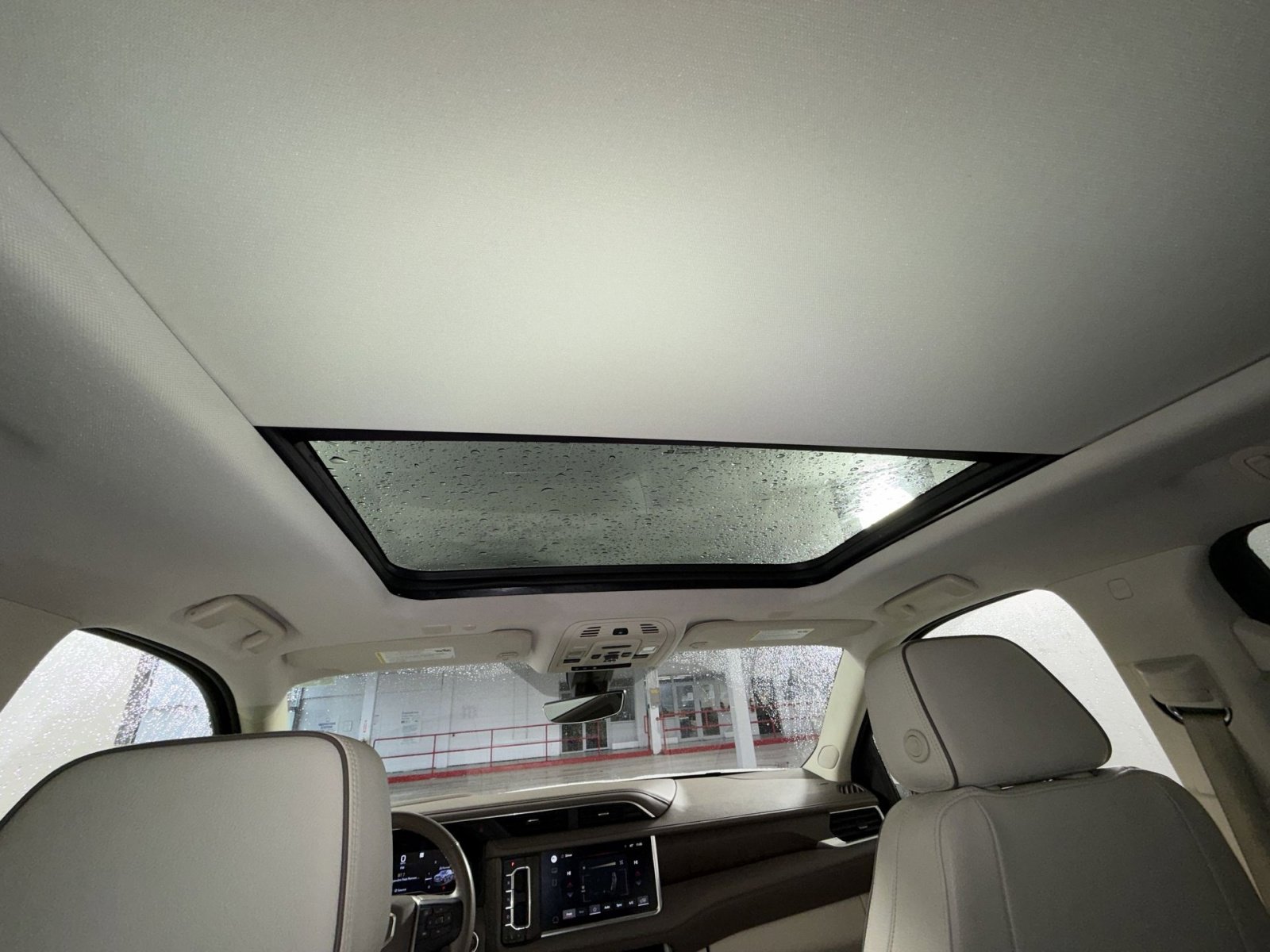 Used 2022 GMC Yukon Denali w/ Denali Premium Package image 24