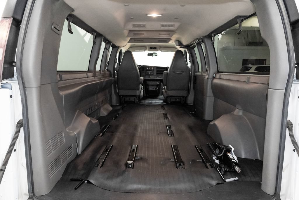 Used 2022 Chevrolet Express 3500 LS RWD image 25