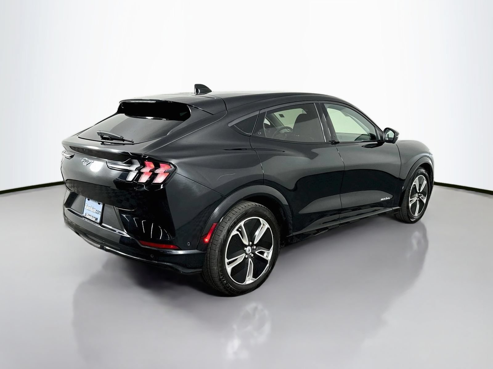 Used 2023 Ford Mustang Mach-E Premium AWD/4WD image 8