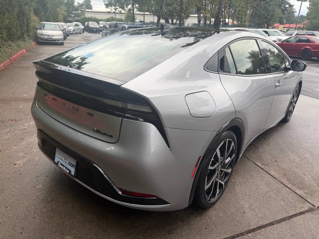 Used 2023 Toyota Prius Prime FWD image 4