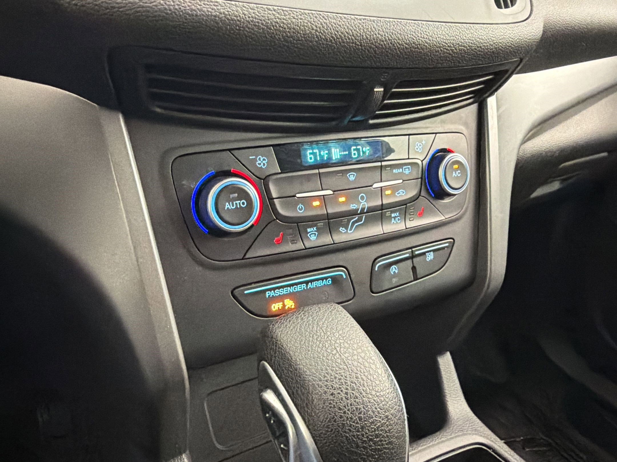 Used 2018 Ford Escape SE FWD image 17