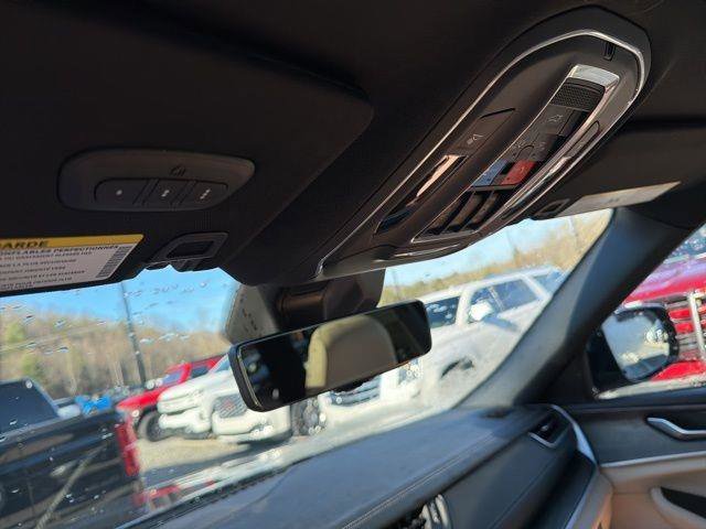 New 2025 Jeep Grand Cherokee Limited w/ Luxury Tech Group II image 16