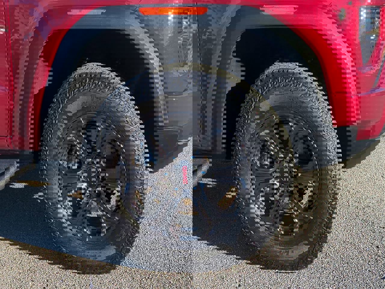 Used 2024 GMC Canyon Elevation w/ Convenience Package image 10