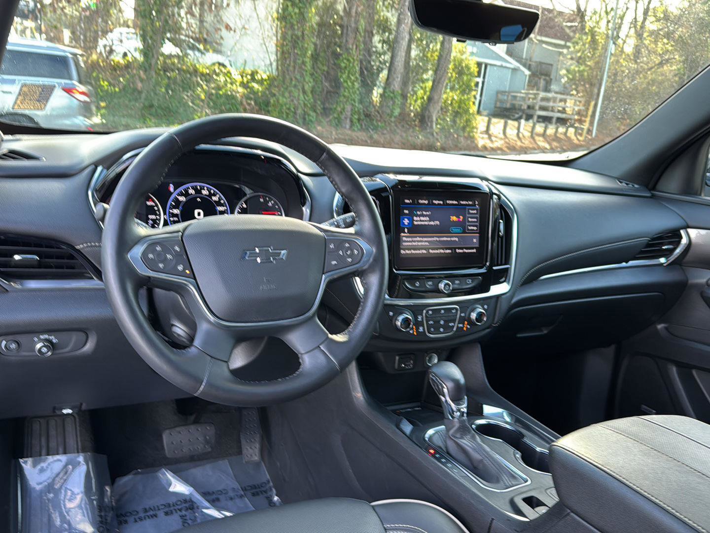 Certified 2022 Chevrolet Traverse Premier w/ Redline Edition image 16