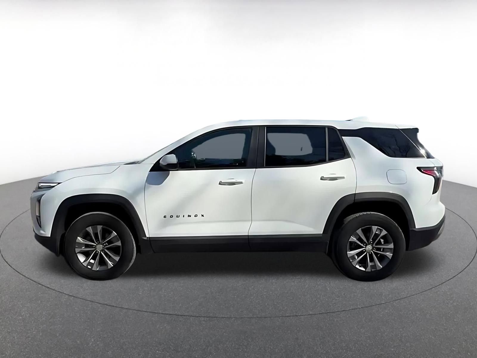 Used 2025 Chevrolet Equinox LT image 9