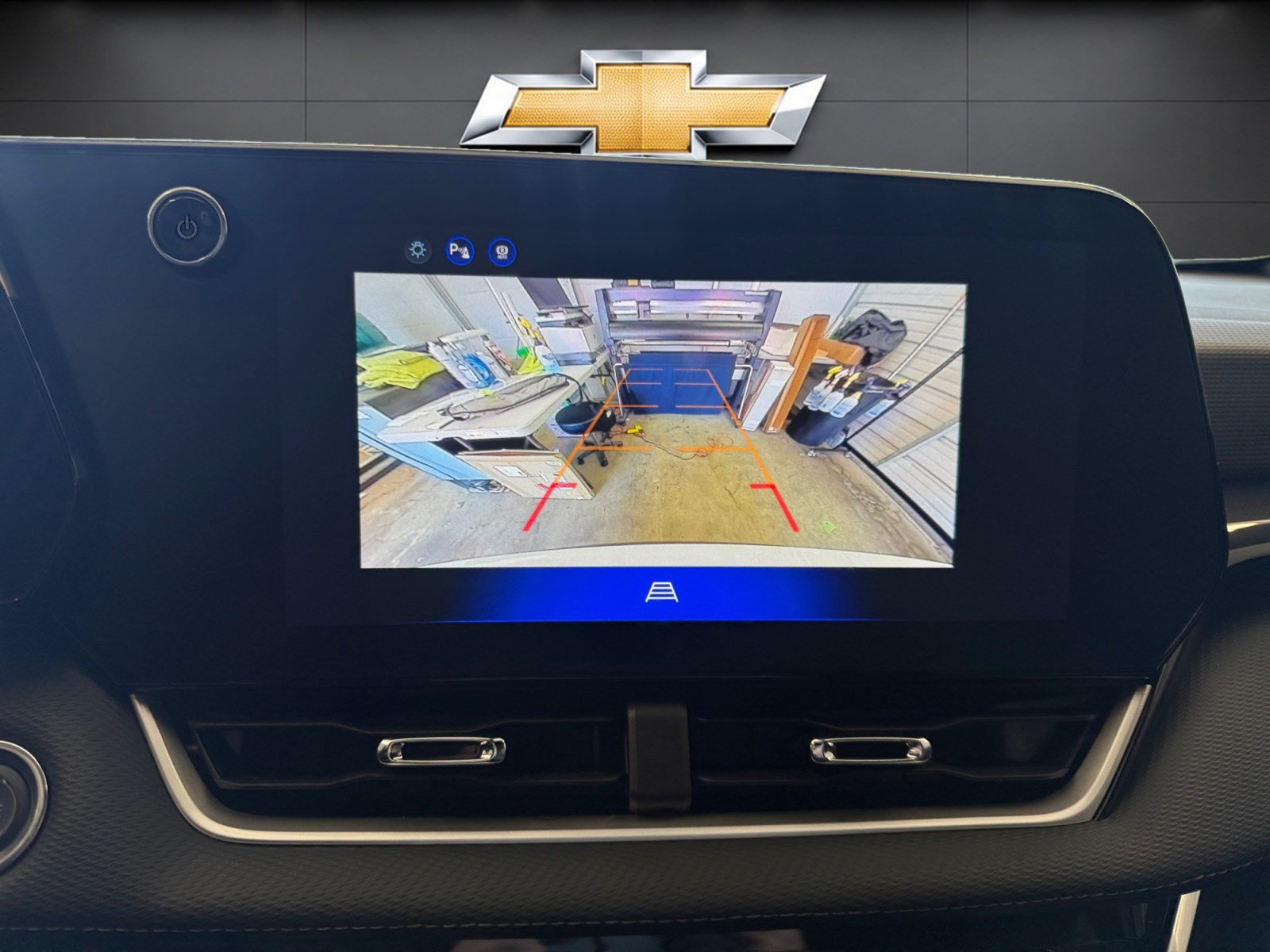 New 2027 Chevrolet Equinox LT w/ Convenience Package II FWD image 29
